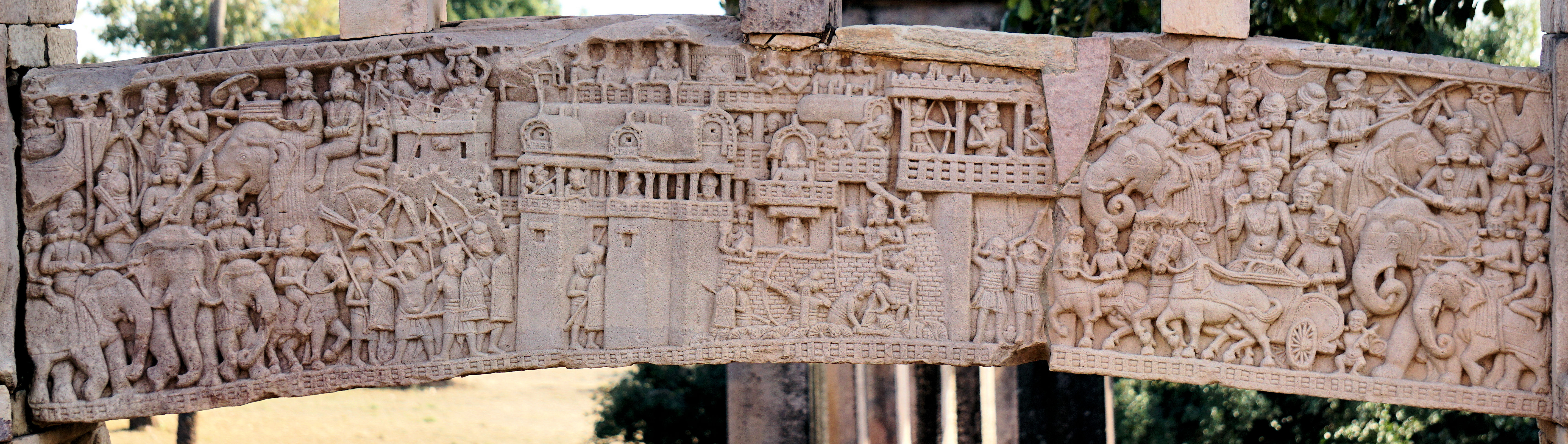 Siege of Kushinagar the capital of the Mallakas by seven Mahajanapadas' chiefs and their armies for the possession of relics of Buddha after his death in 4th century BCE. Depiction of the battle on Sanchi stupa railing, 1st century BCE.