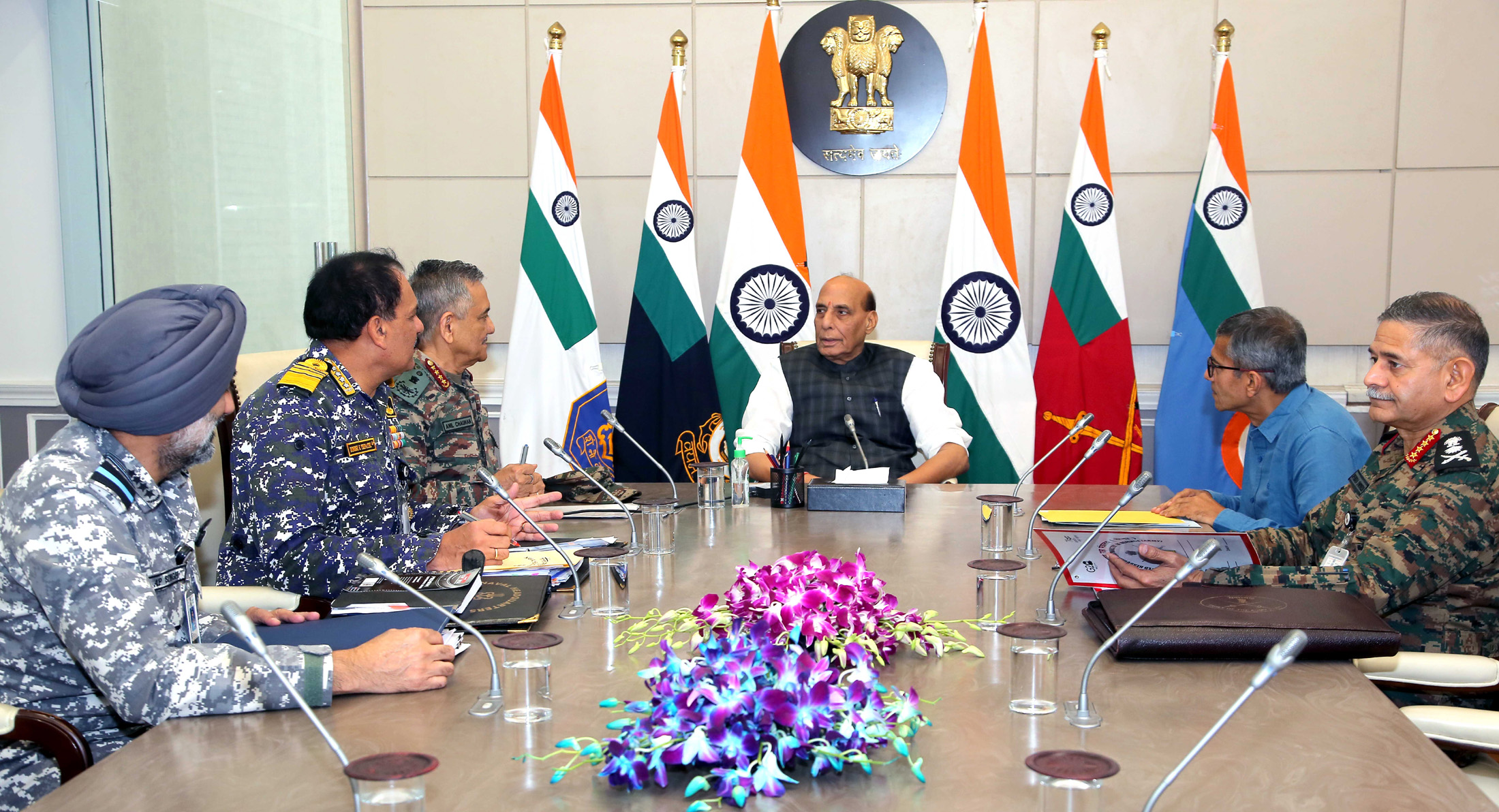 Rajnath Singh with Chiefs Anil Chauhan, Upendra Dwivedi, Dinesh Tripathi, AP Singh and RK Singh in 2025.